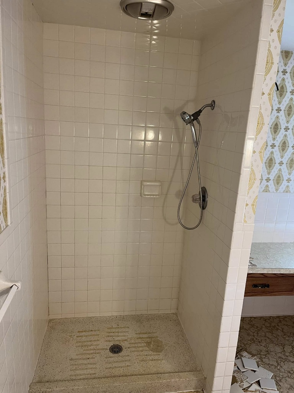 CUSTOM TILE SHOWER